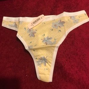 VS Low Rise Thong